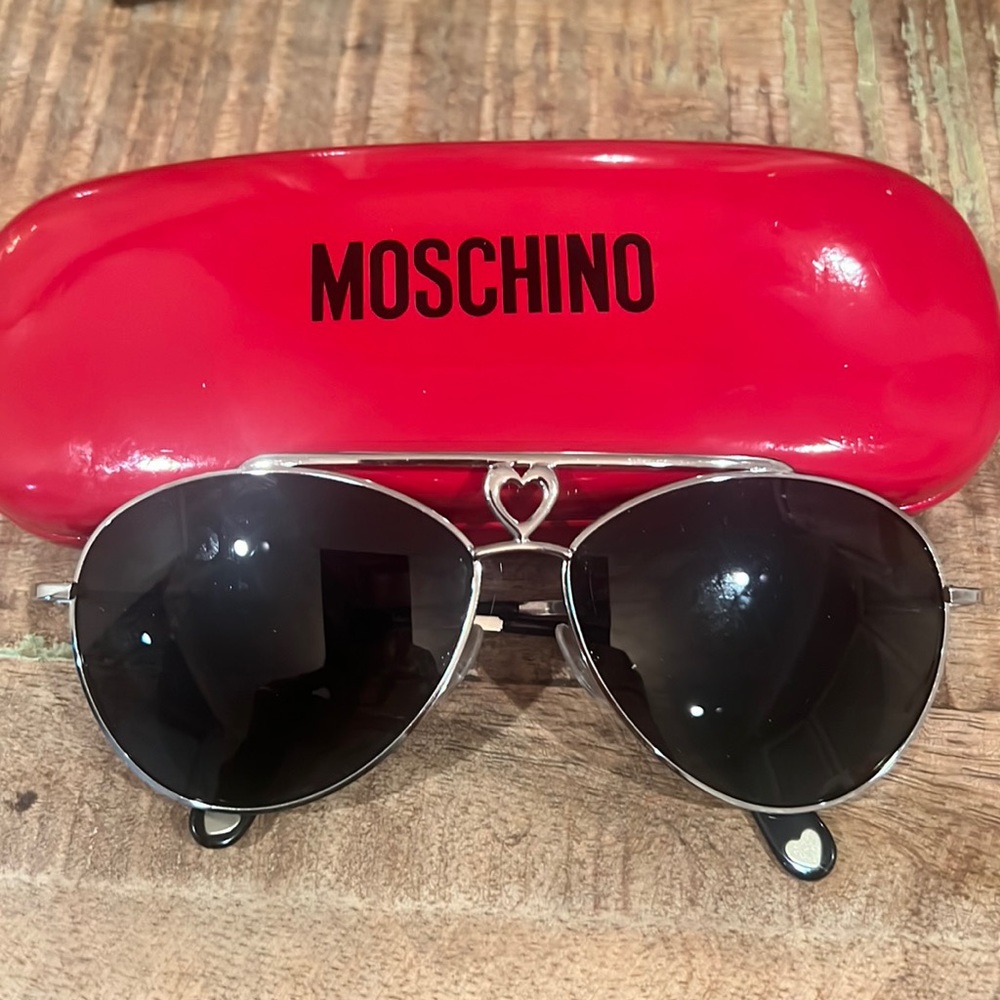Moschino aviator sunglasses with heart
